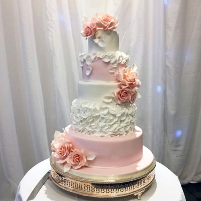 Contrasting iced tiers