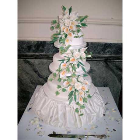 Tiered Cake with Sugarcraft Calla Lilies