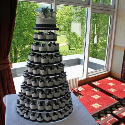 Filled Mini Cakes in Lemon, Vanilla and Chocolate Flavours