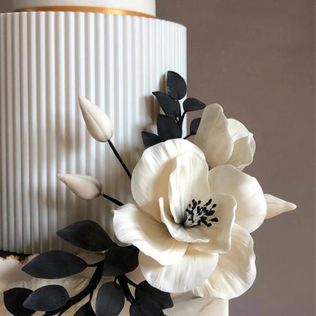 Ribbed Wedding Cake Idea