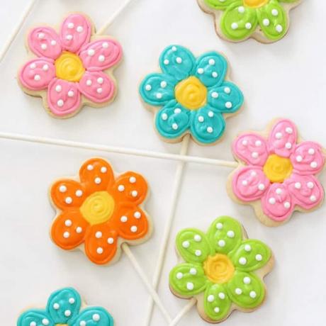 Polka Dot Cookie Pops